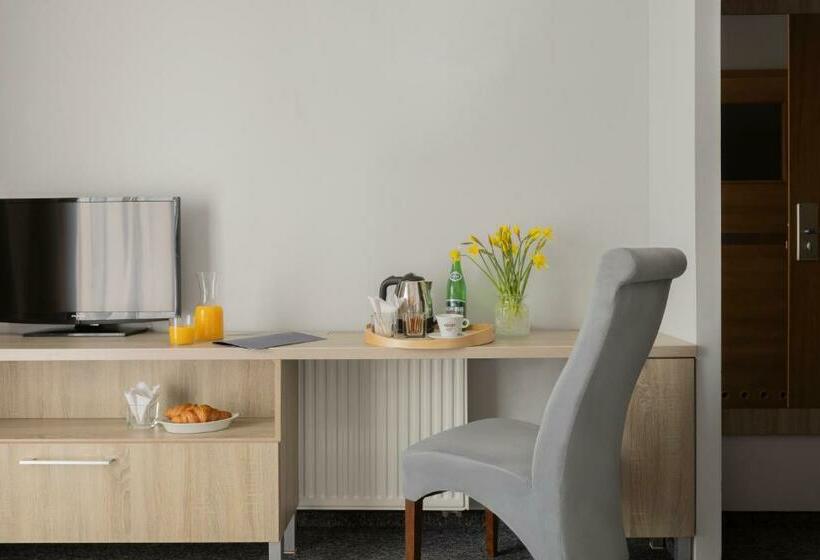 اتاق پرمیوم, Baltic