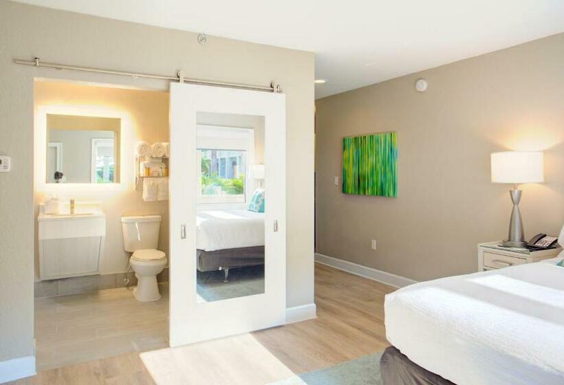 Standard Studio, Beachview Club