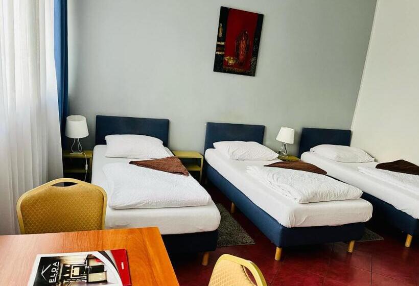 اتاق خانوادگی, Elda