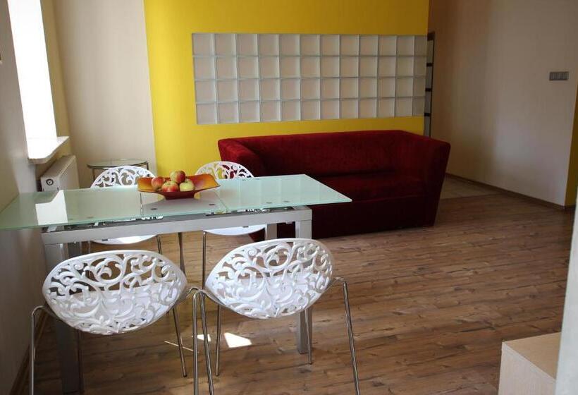 آپارتمان 2 خوابه, Home & Travel