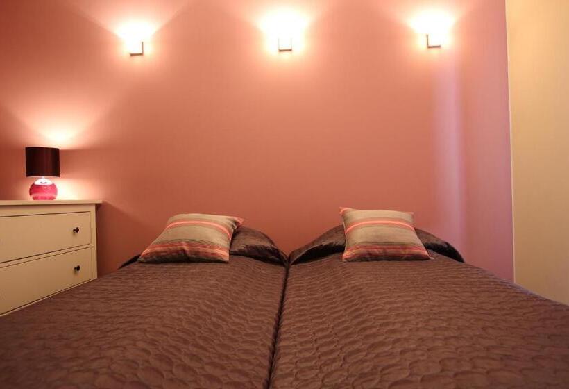 آپارتمان 2 خوابه, Home & Travel