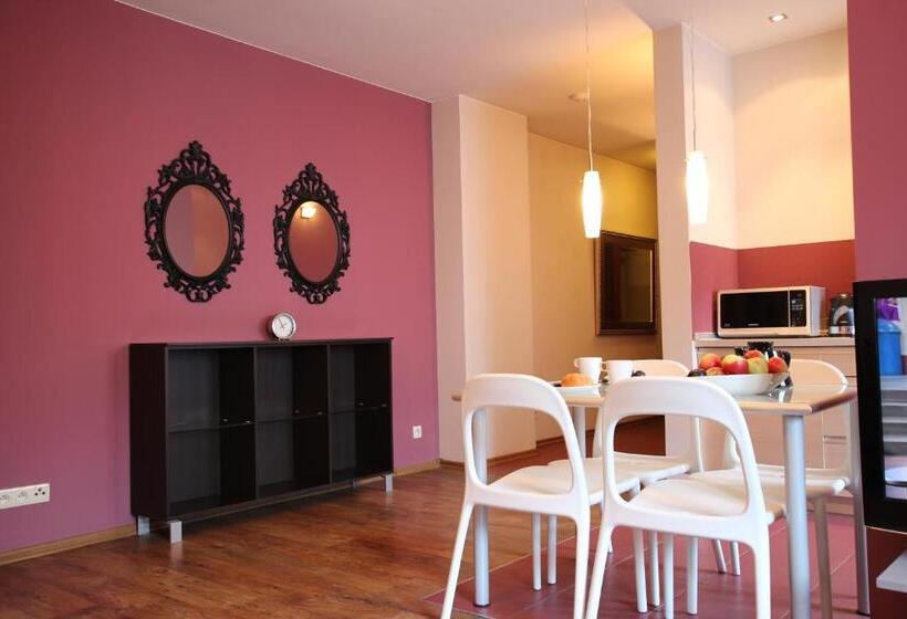 آپارتمان 2 خوابه, Home & Travel