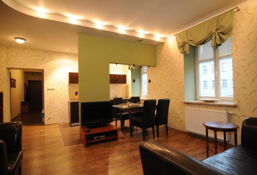 آپارتمان 2 خوابه, Home & Travel