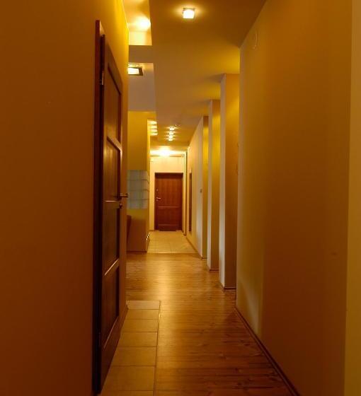 آپارتمان 2 خوابه, Home & Travel