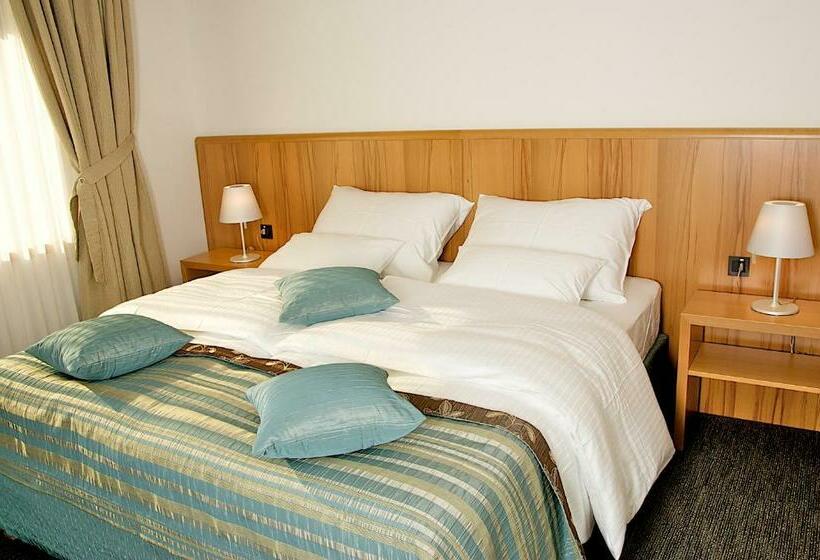 اتاق استاندارد, Jozef