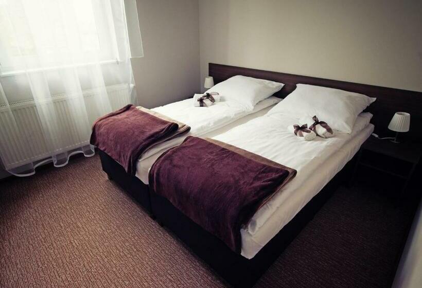 חדר סטנדרט יחיד, Makara