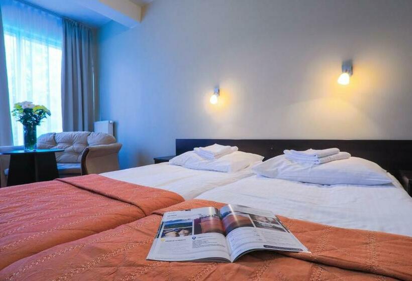 اتاق استاندارد, Nat Ustroń