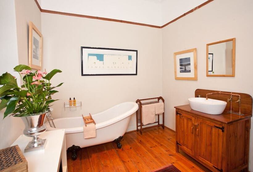 اتاق راحتی, Oakdene Guest House
