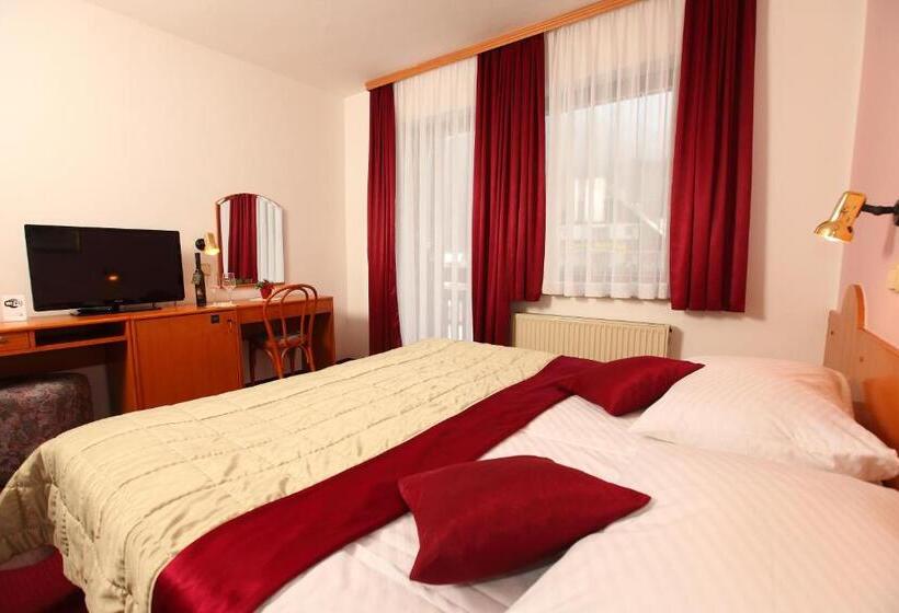 اتاق اکونومی, Penzion Livada