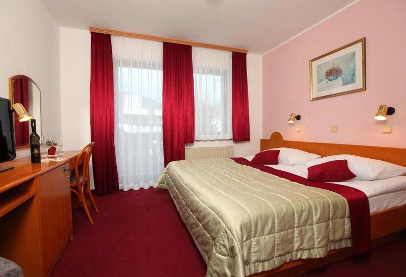 اتاق اکونومی, Penzion Livada