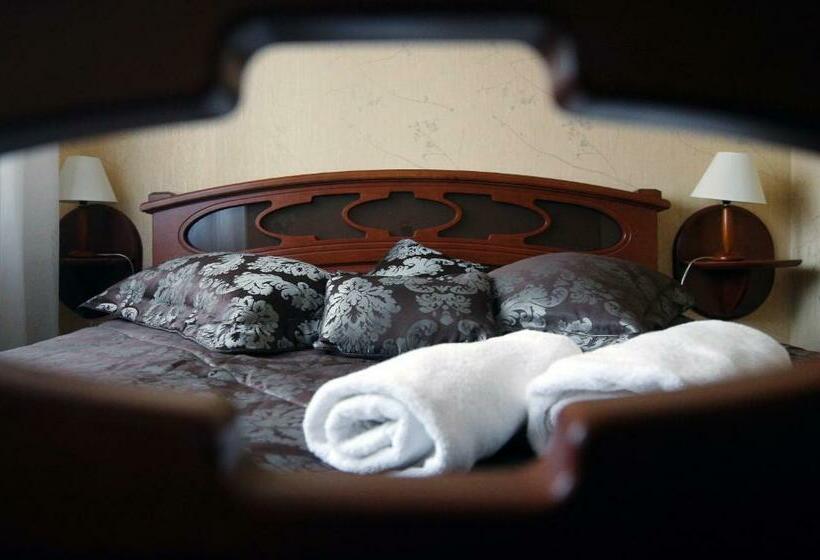 شقة غرفة واحدة, Plock