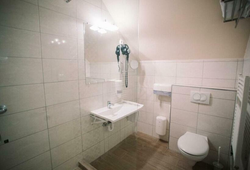 Quarto Estandar, ötösfogat Panzió