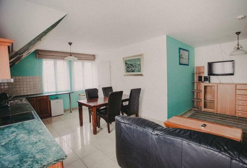 Apartamento 1 Dormitório, ötösfogat Panzió