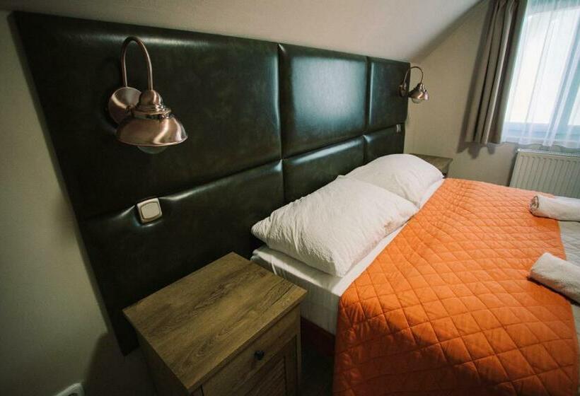 Quarto Estandar, ötösfogat Panzió