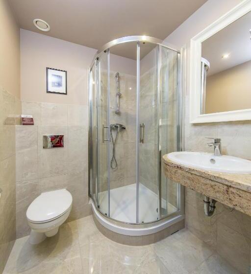 חדר סטנדרט לארבעה, Willa Excelsior