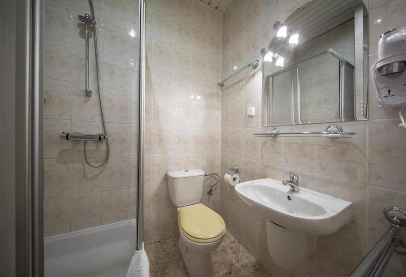 חדר סטנדרט לארבעה, Willa Excelsior