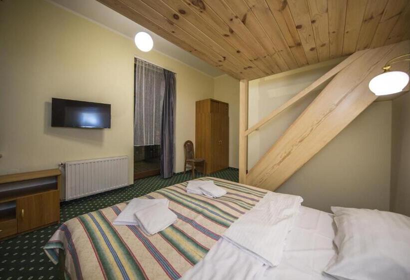 חדר סטנדרט לארבעה, Willa Excelsior