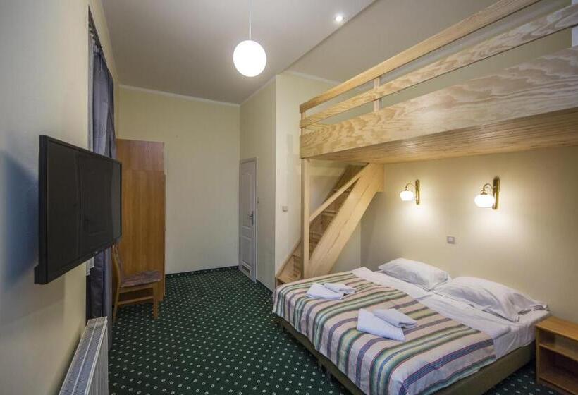 חדר סטנדרט לארבעה, Willa Excelsior