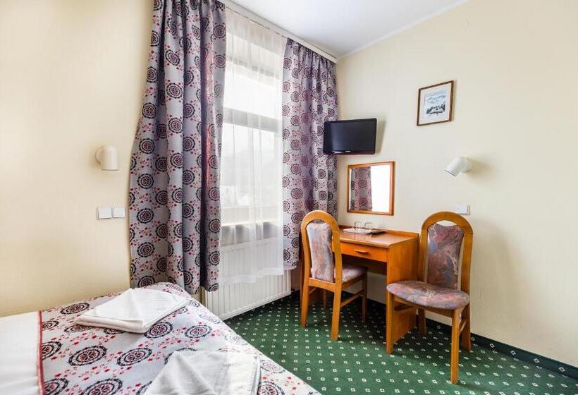 חדר אקונומי, Willa Excelsior