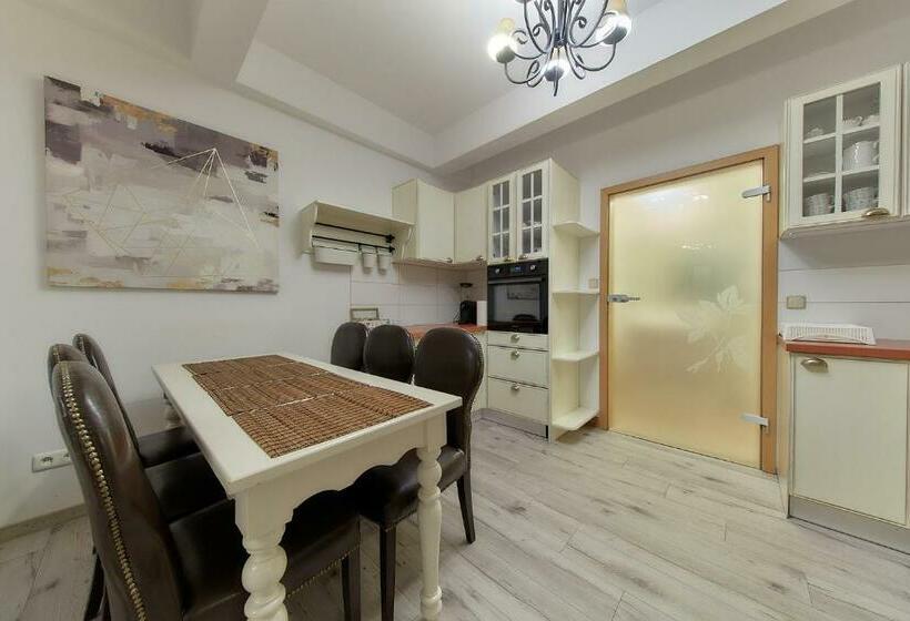 شقة 3 غرف, Willa Labelle