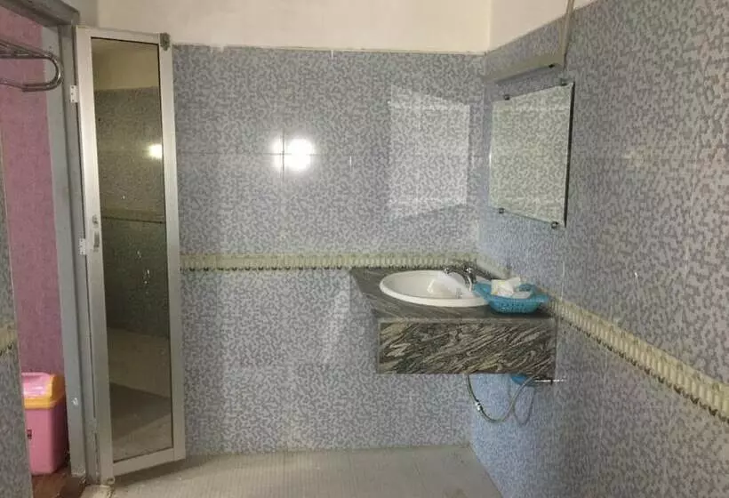 سوییت, Yaewaddy Motel