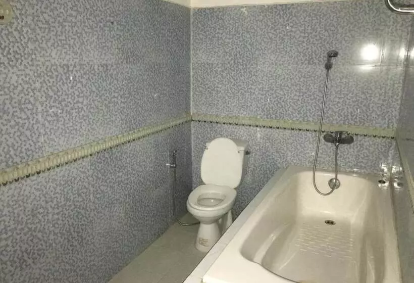 سوییت, Yaewaddy Motel