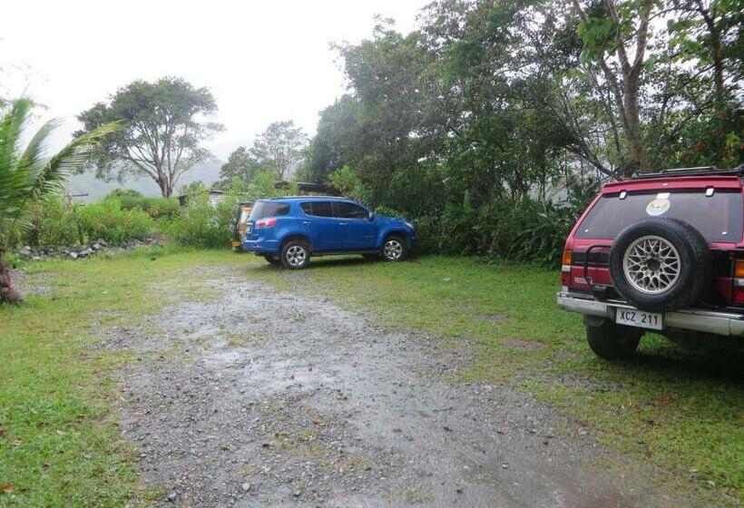 디럭스 룸, Native Village Inn