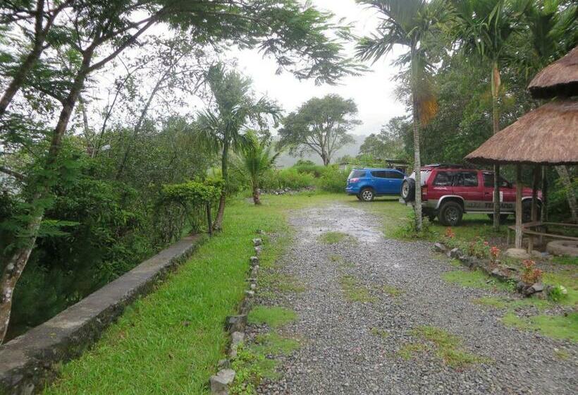 디럭스 룸, Native Village Inn