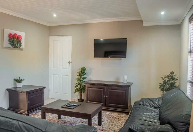 エクゼクティブスイート, Ruslamere Hotel And Conference Centre