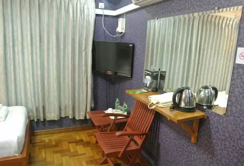 اتاق لوکس, Yaewaddy Motel