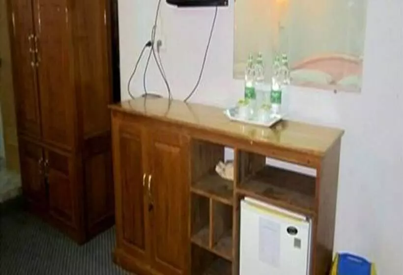 اتاق لوکس, Yaewaddy Motel