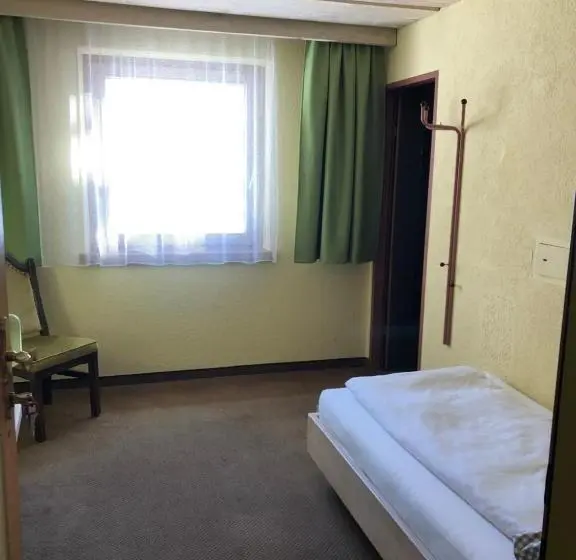 Single Basic Room, B&b In Seefeld