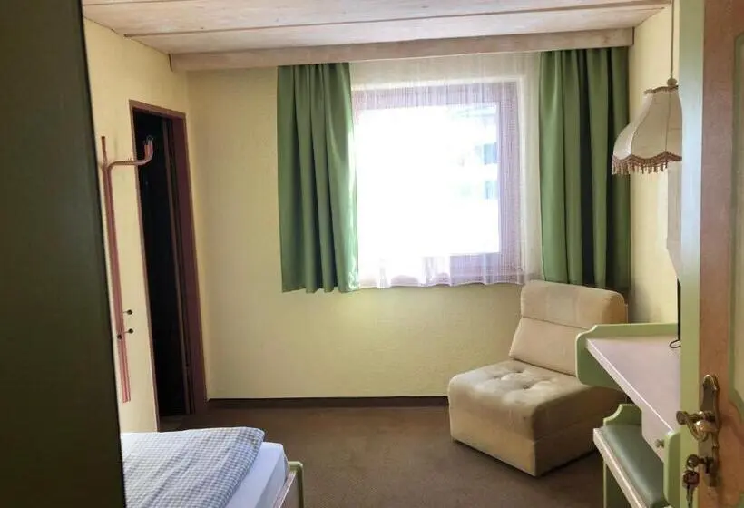 Single Basic Room, B&b In Seefeld