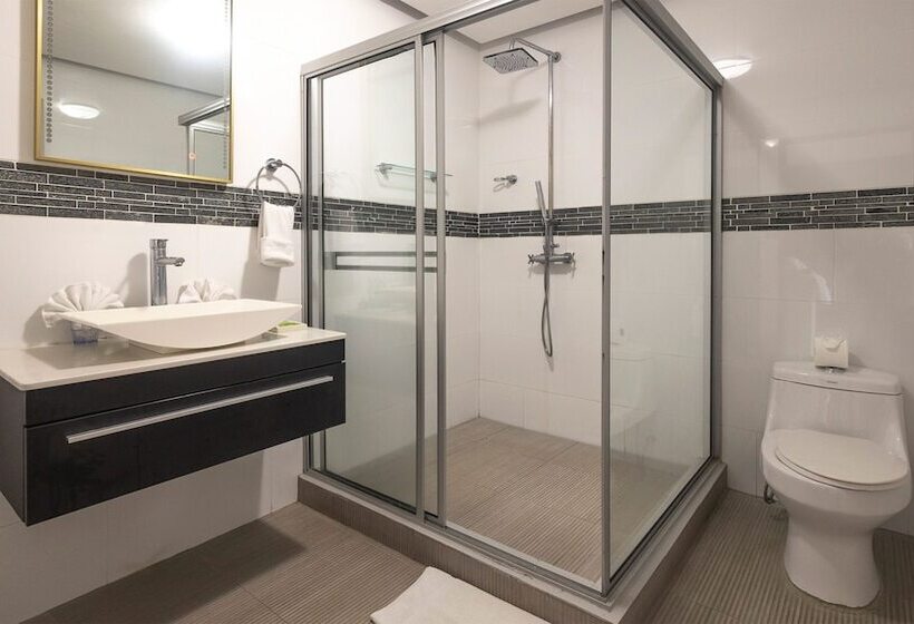 غرفة عائلية مطلّة علي البحر, Layan Hotel & Spa