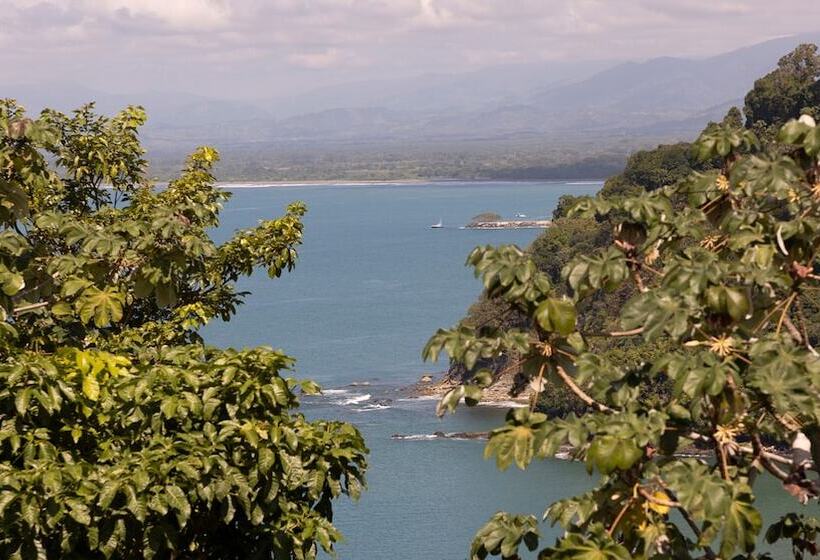 غرفة عائلية مطلّة علي البحر, Layan Hotel & Spa