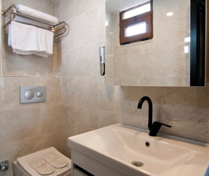 اتاق لوکس با چشم‌انداز دریا, Demhat Hotel Old City