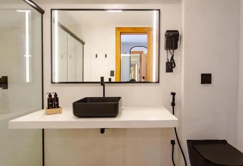 Suite with Pool, Apenunga Eco