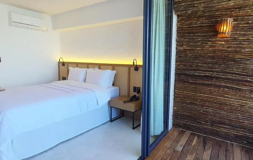 Suite with Pool, Apenunga Eco