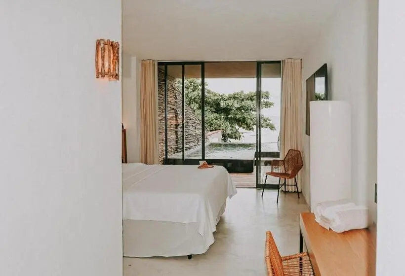 Suite with Pool, Apenunga Eco
