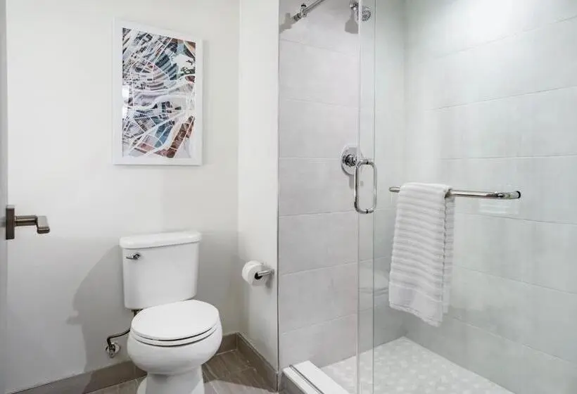اتاق استاندارد چهار تخته, Comfort Inn & Suites Newark Liberty International Airport