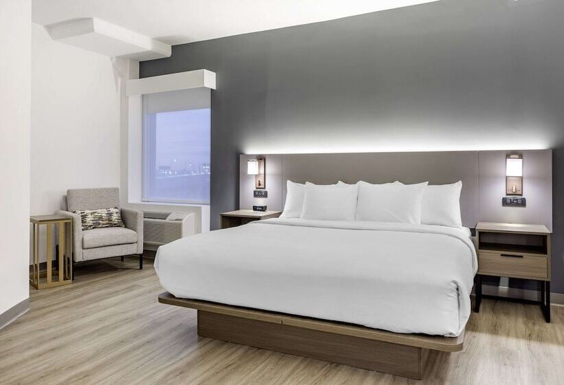 스위트, Comfort Inn & Suites Newark Liberty International Airport