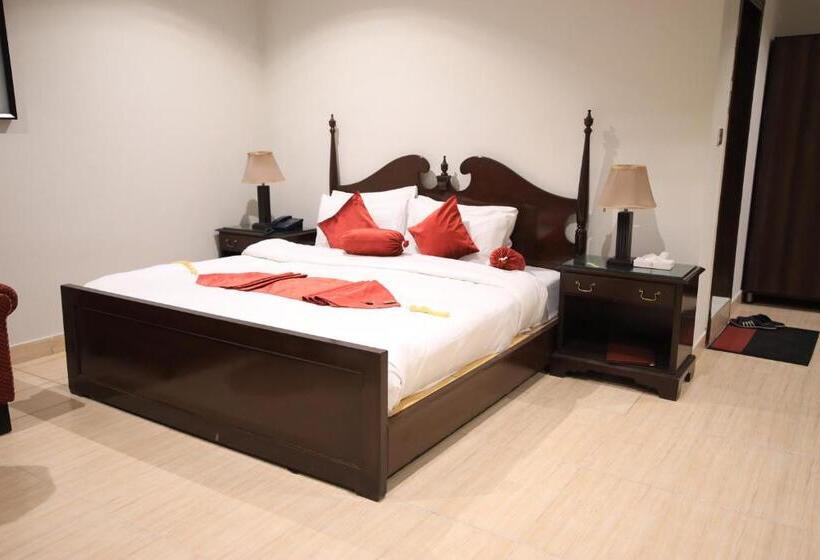 اتاق لوکس با بالکن, Cozy Knock