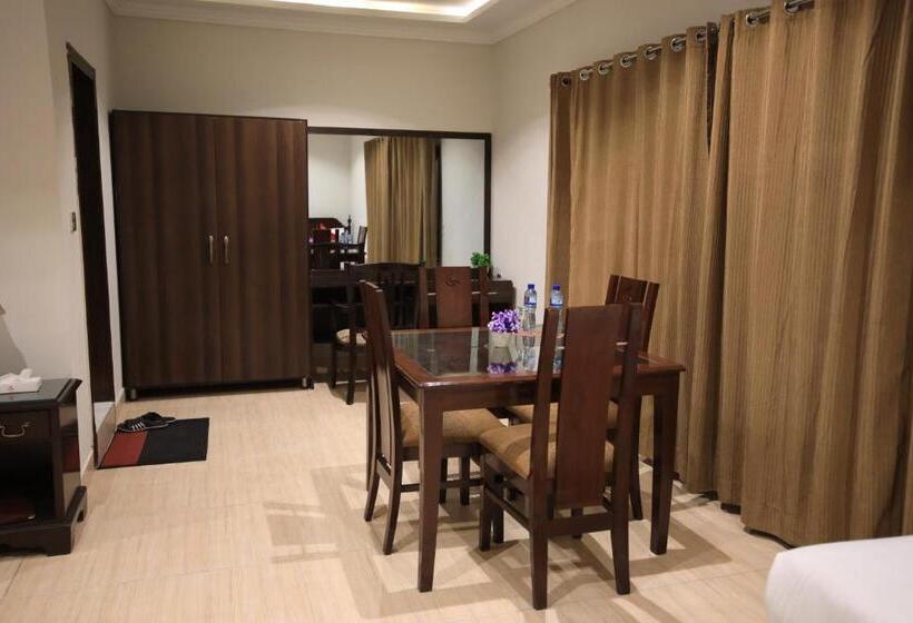 اتاق لوکس با بالکن, Cozy Knock
