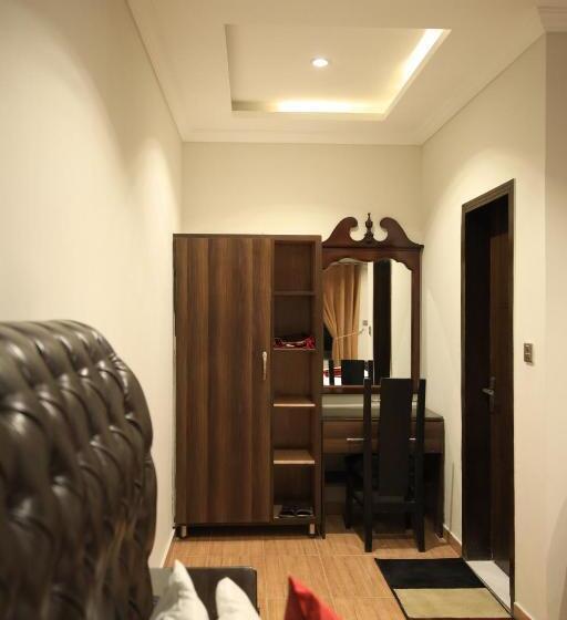 اتاق لوکس با بالکن, Cozy Knock