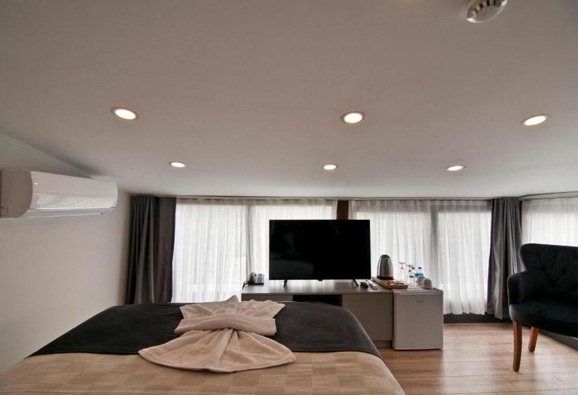 اتاق لوکس با چشمانداز دریا, Demhat Hotel Old City