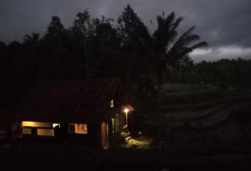 三人经典房间, Duegoal Farmhouse