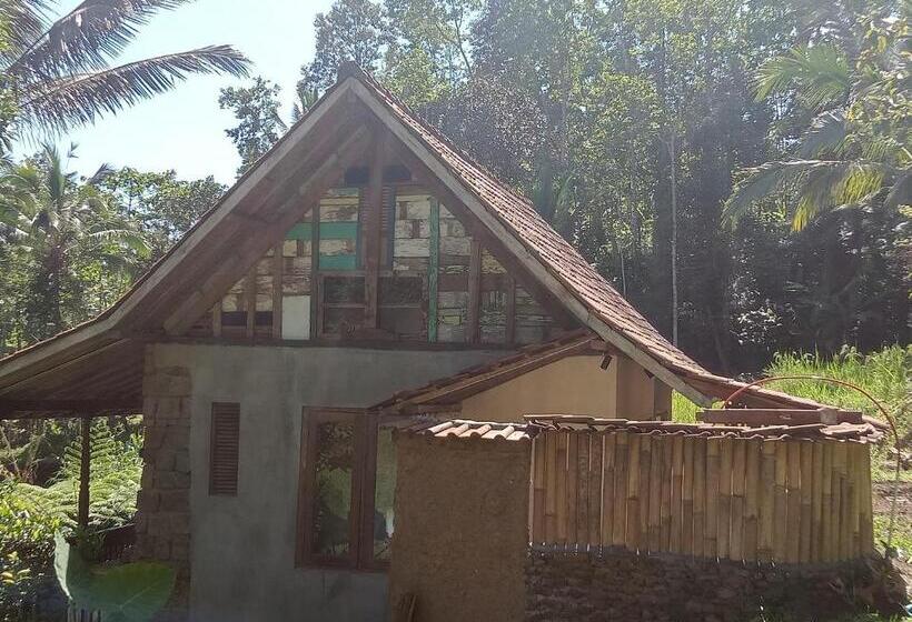 三人经典房间, Duegoal Farmhouse