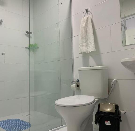 חדר סטנדרט לשלושה, Fênix