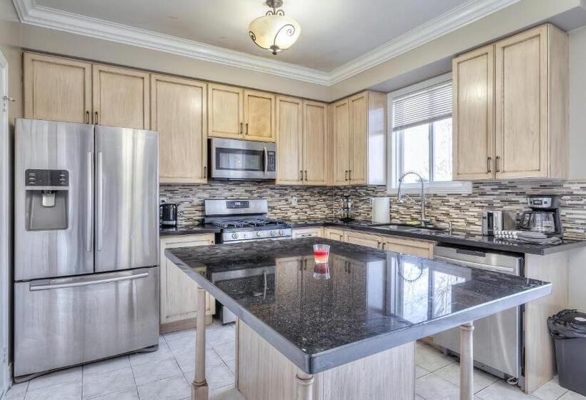 家庭套房, Luxury Villas In Ajax And Scarborough