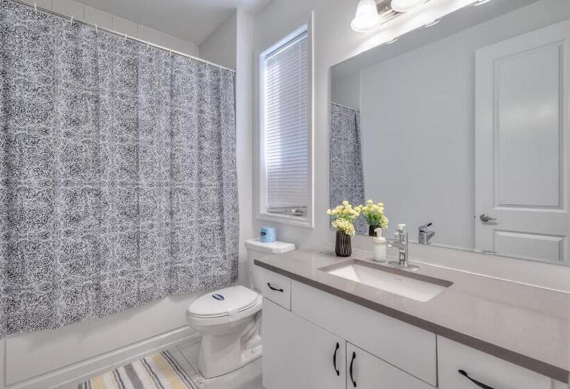 带1个卧室的高档别墅, Luxury Villas In Ajax And Scarborough